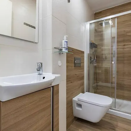 156 Banksy Oasis Terrace