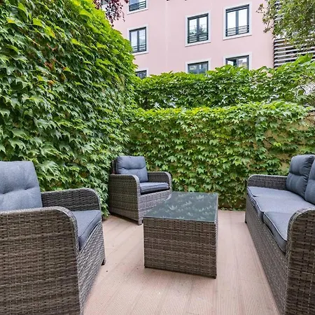 156 Banksy Oasis Terrace Apartment Lissabon